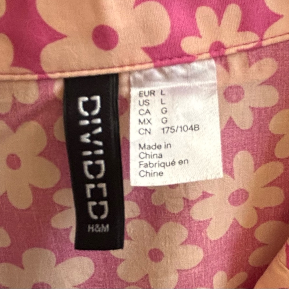 H&M Pink and White Short Sleeve Button Down Shirt - Picture 2 of 2